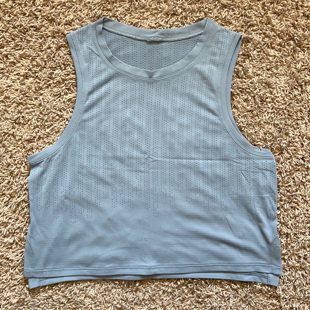 Lululemon Train to Be Tank *High-Low Hem  Size Small